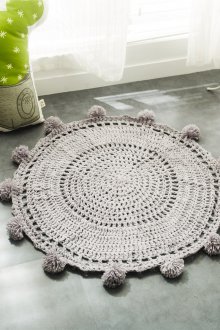 Килим с помпони