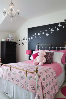 Design a room for a teenager with butterflies