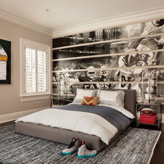 Design a room for a teenager with photo wallpaper