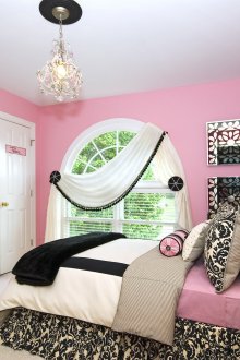 Pink teen room design