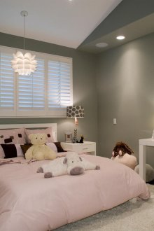 Design room for teenager gray