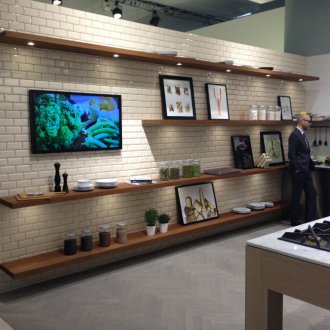 Водеше телевизия до кухнята