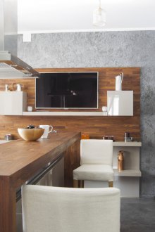 Плазмен телевизор в кухнята