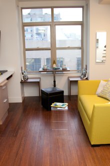 Висящ телевизор в кухнята