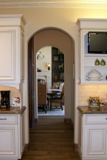 Телевизор в кухнята в стила на Прованс