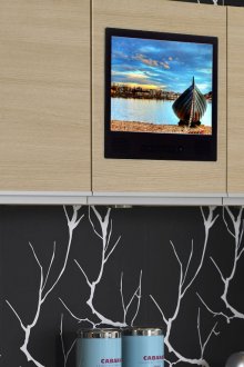 Телевизор в кухнята докосване