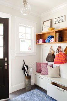 Дизайн на коридор бял