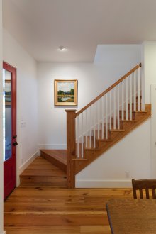 Дизайн на коридор със стълбище