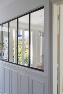 Дизайн на коридор със стъклена преграда