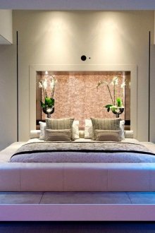 Декор за стена с течен тапет в спалнята