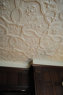 Декора с гипс с модел на тавана.