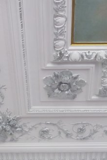 Декора с гипс със сребро