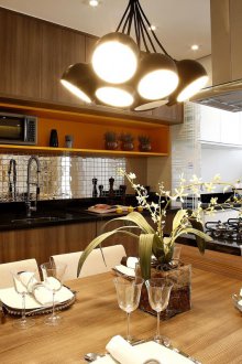 Ниша в стаята с цветя