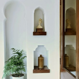 Нишата в стаята е къдрава