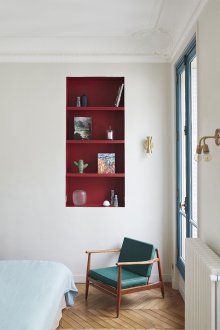 Ниша червена в стаята