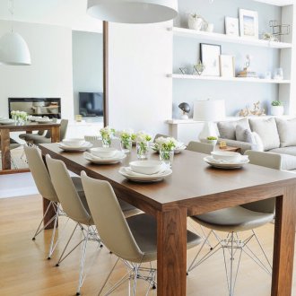 Ниша с рафтове