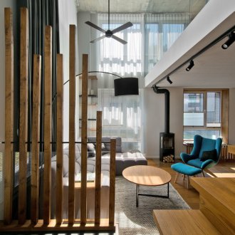 Дърво в интериора на таванското помещение