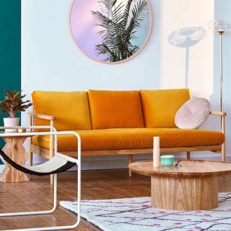 Дърво в ретро интериор