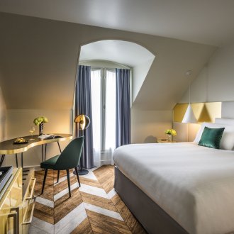 Дърво в интериора на спалнята