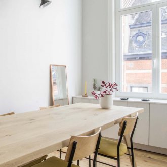 Дърво в интериора на студиото