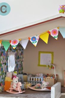 Dekorasi kadbod untuk rumah boneka