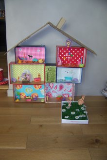Dollhouse dari kotak kasut