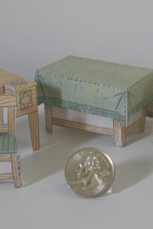 Mainan meja kadbod