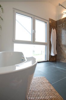 Мраморна баня в съвременен стил