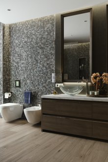 Модерна баня с орех