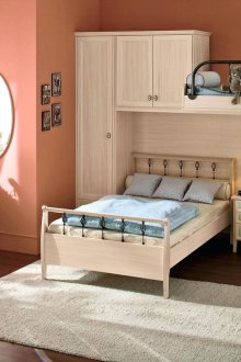 Прасковен цвят в интериора на детската стая