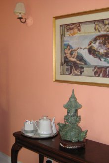 Стена, боядисана с праскова в интериора