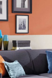 Прасковен цвят на обикновена стена в интериора