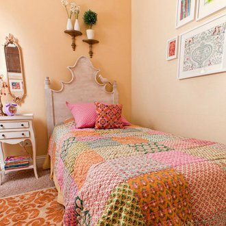 Праскова цветна мазилка в интериора