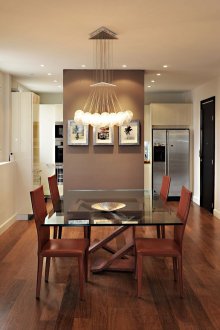 Преградата за гипсокартон кафява