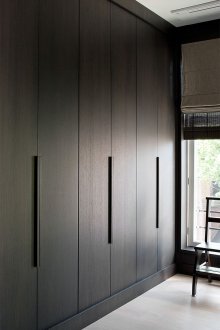 Гардероб в коридора цвят венге
