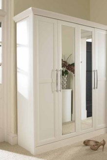 Гардероб в коридора в апартамента