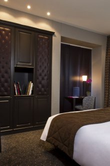 Дизайнерска спалня 18 кв.м в английски стил