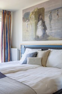 Дизайн на спалня от 18 кв.м с панел