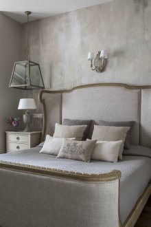 Дизайнерска спалня 18 кв.м в стила на изтъркан шик