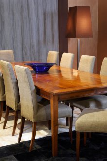 Мебели от масивно дърво