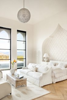 Orientalischer Stil in einem weißen Interieur