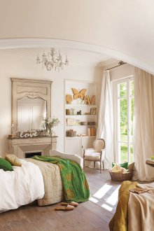 Подреждане на мебели в спалня с камина