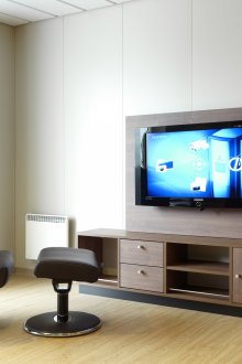 Дървена стойка за телевизор