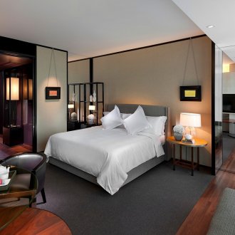 Подреждане на мебели в спалня в модернистичен стил