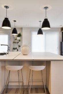 Осветление на модерен кухненски комплект