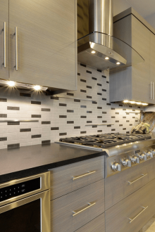 Скрито осветление на кухненския модул