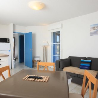 Сини врати във всекидневната