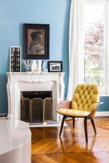 Еклектична синя всекидневна