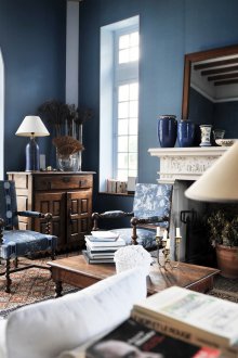 Всекидневна в син стил във френски стил