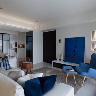 Син интериор на всекидневната